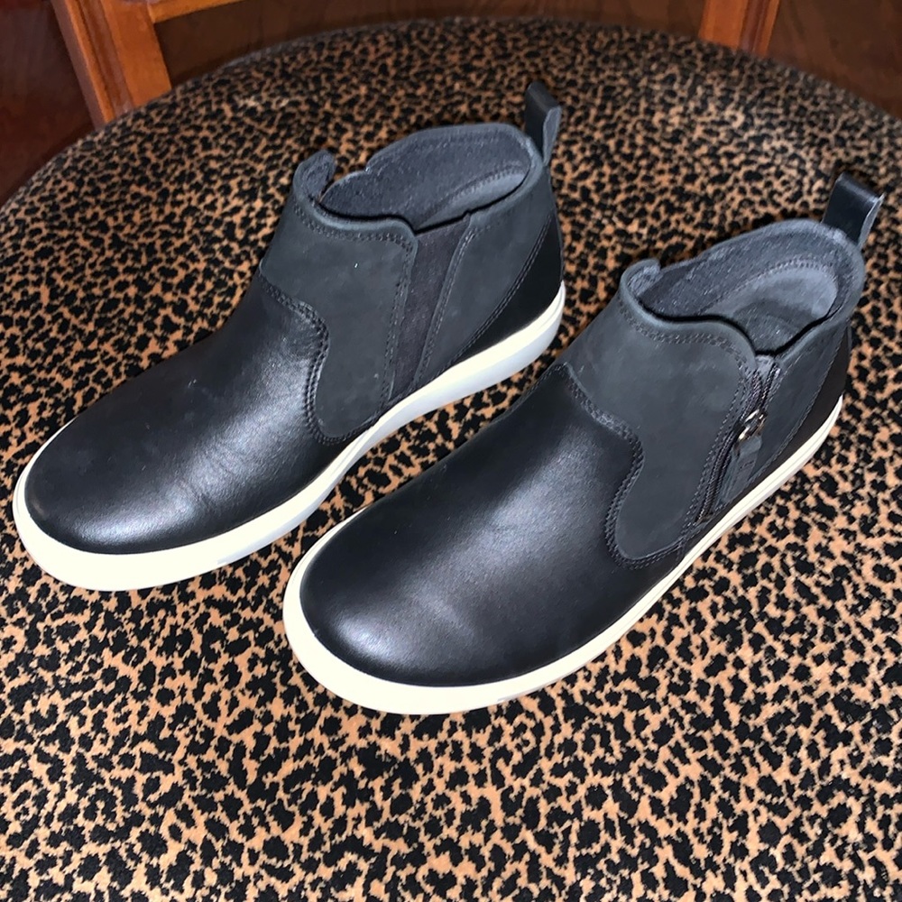 Ecco  Black Soft Classic Booties - size 37/7
